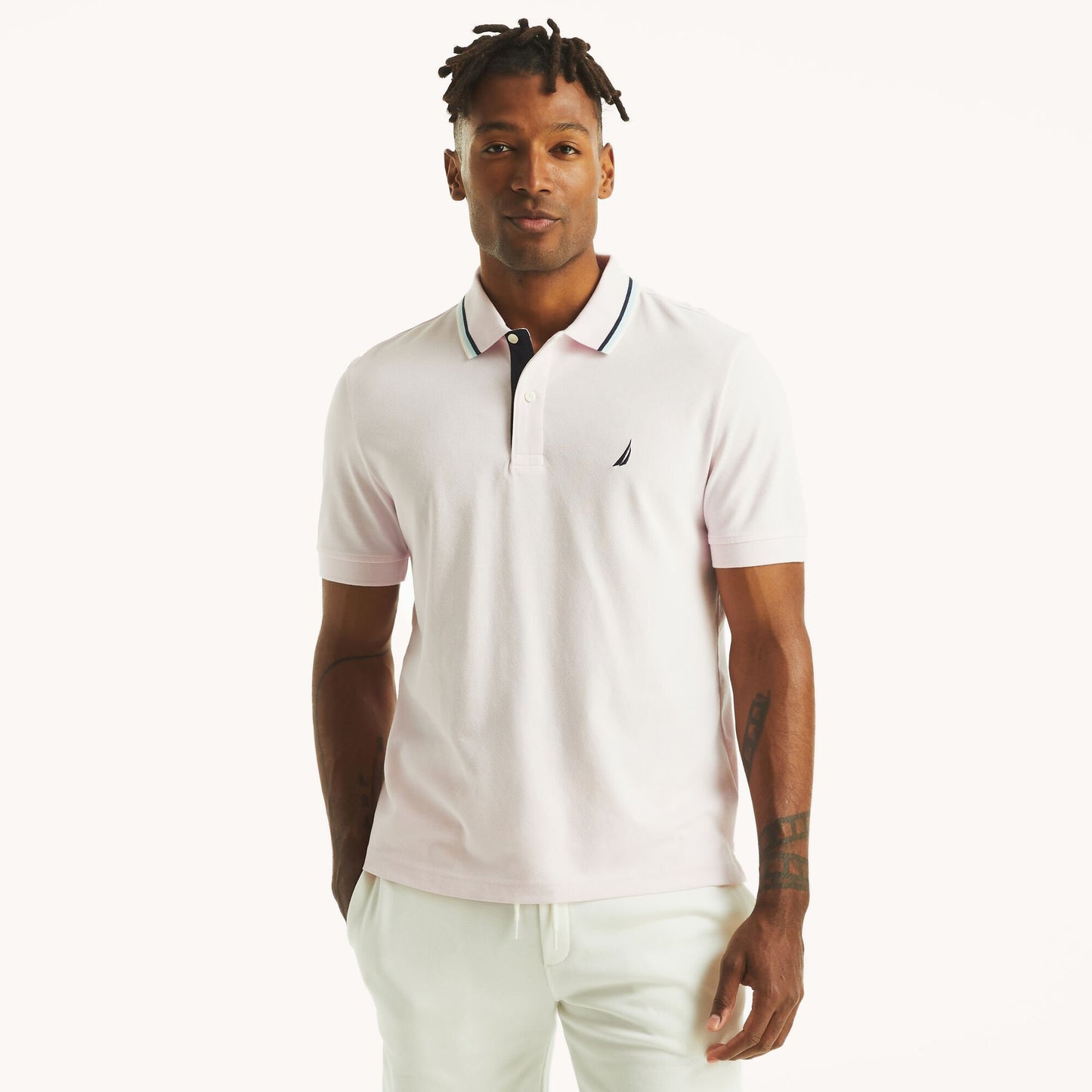 Chemise regular con cuello ribeteado