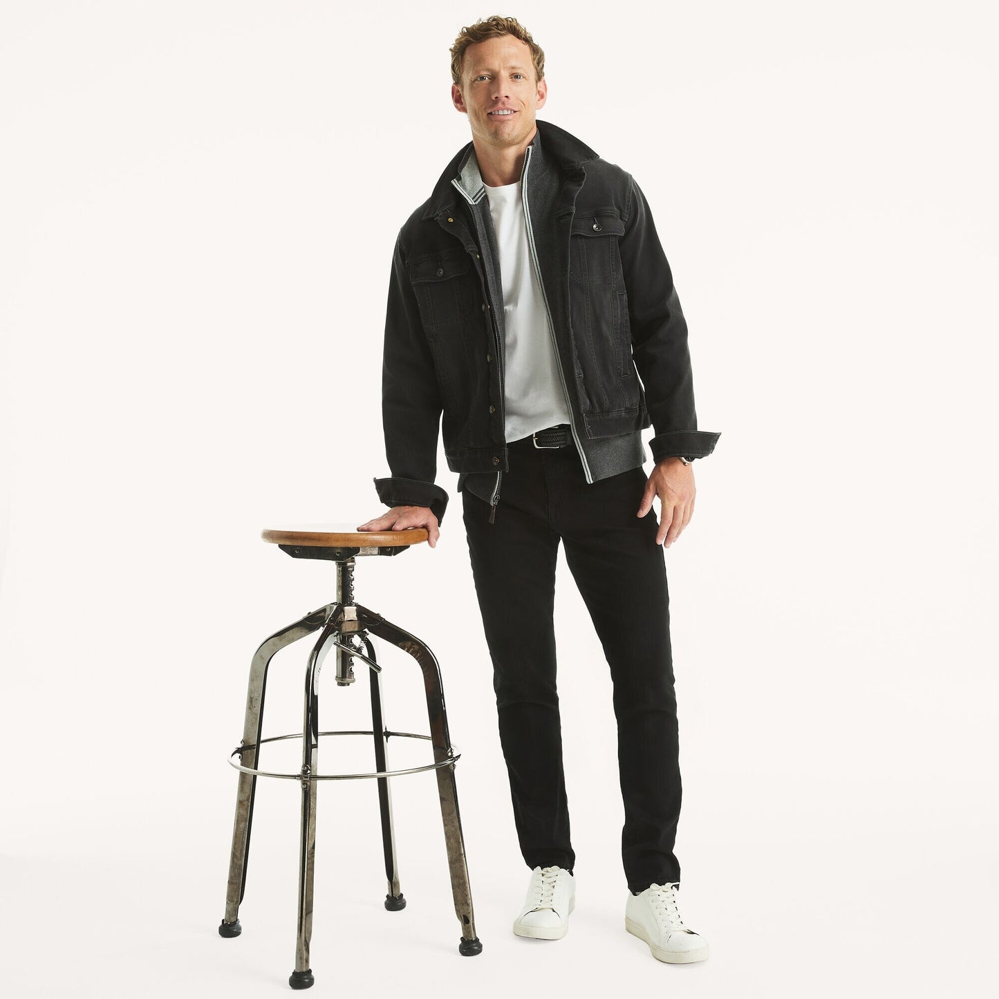 Jean atletico elástico semi ajustado