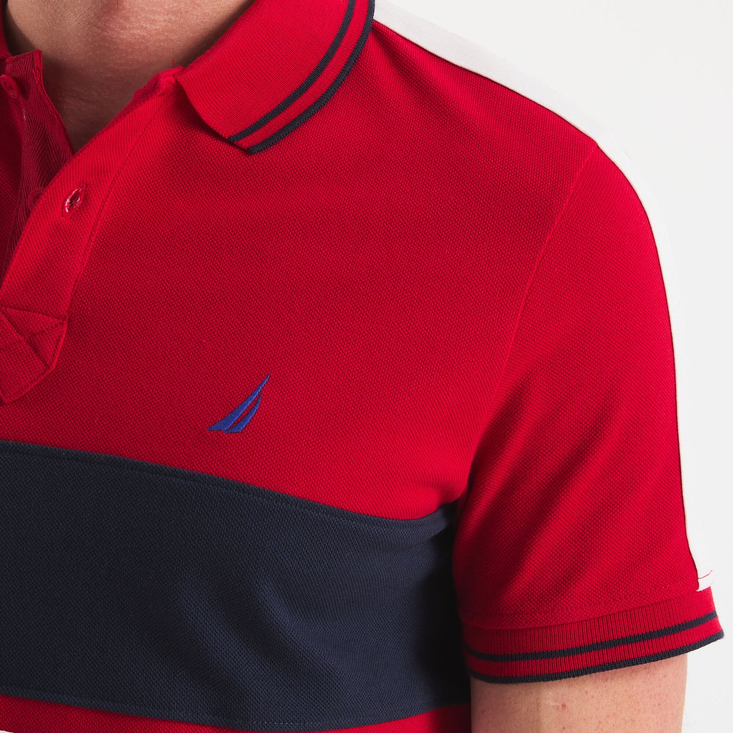 Chemise con colores combinados y ribetedo