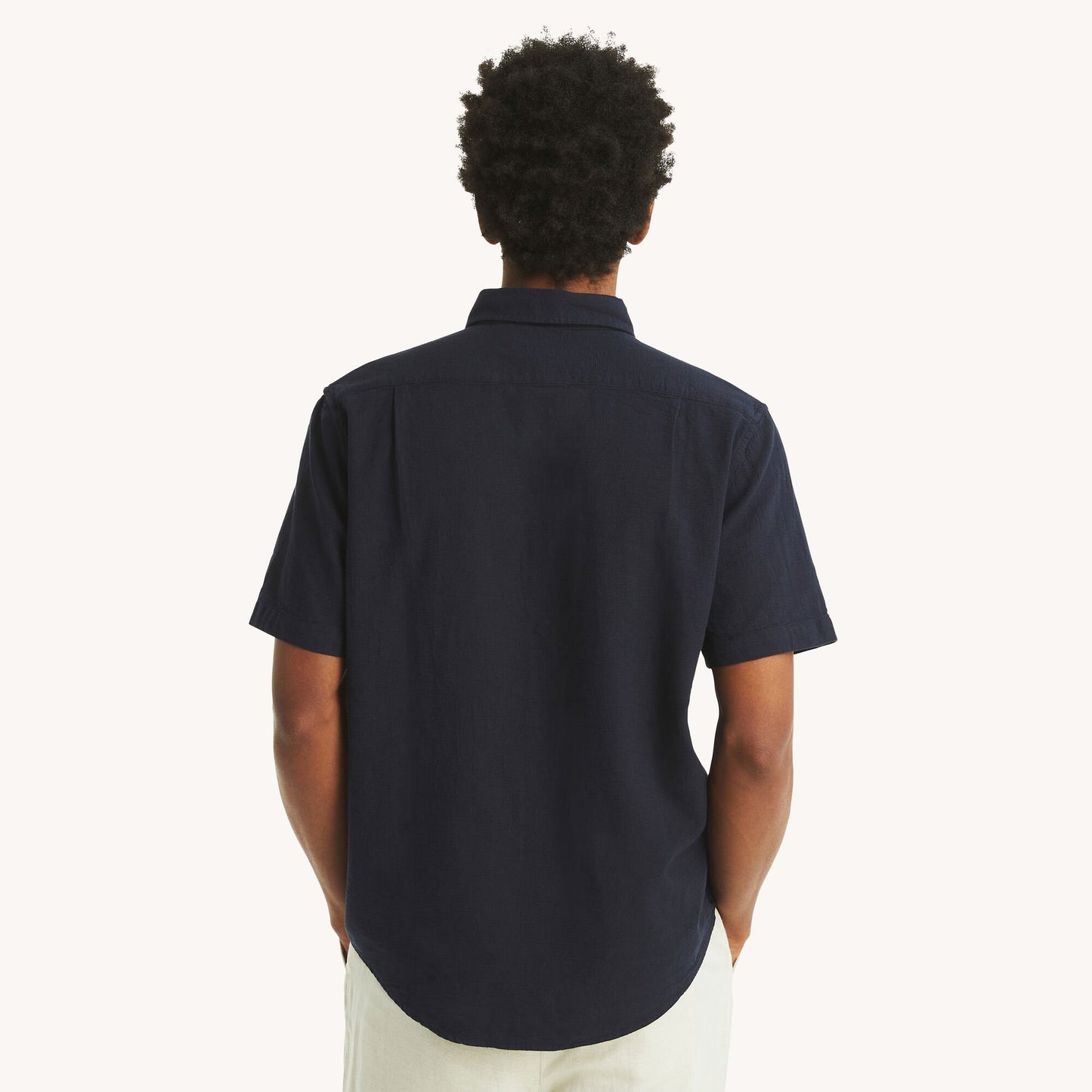 Camisa manga corta de lino con patrón de rayas