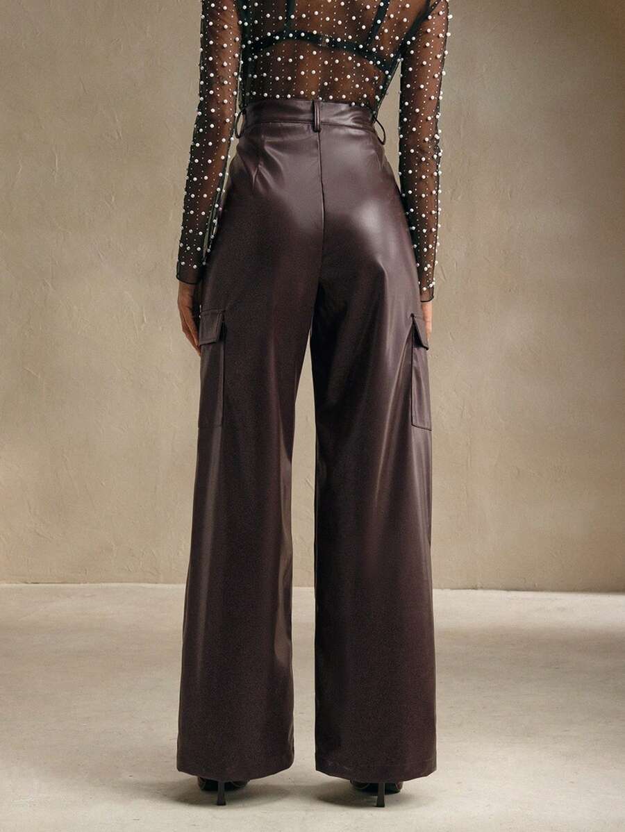 Pantalón cargo de cuerina