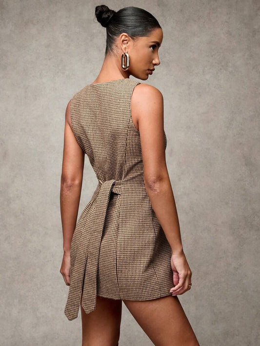 Vestido casual a cuadros y cuello redondo