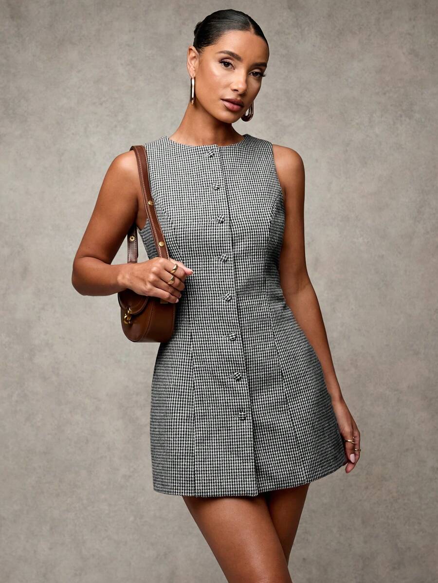 Vestido casual a cuadros y cuello redondo