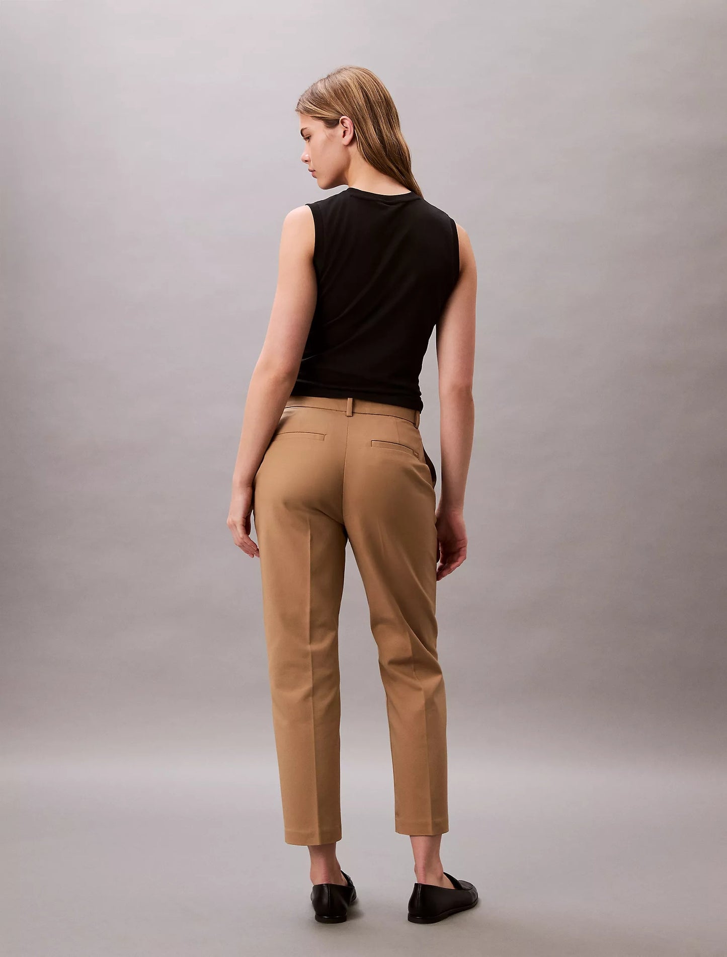 Pantalón corto tiro alto recto unicolor
