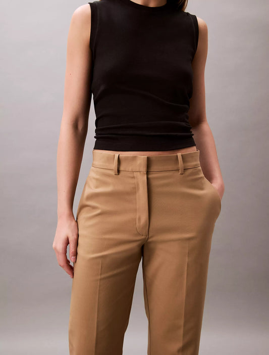 Pantalón corto tiro alto recto unicolor