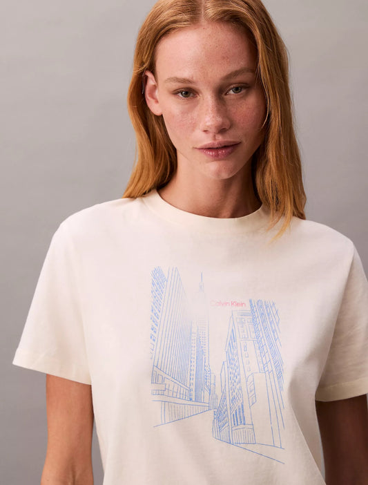 Franela cuello redondo con estampado central