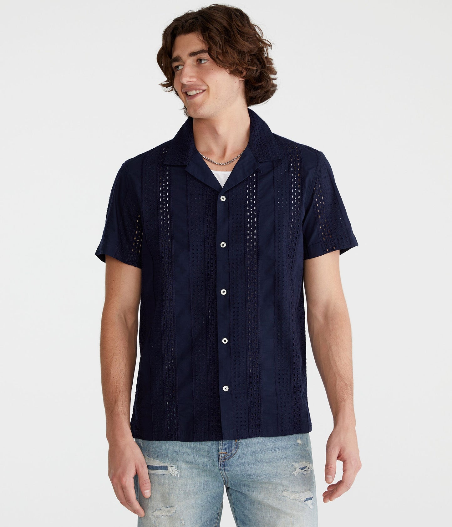 Camisa manga corta con ojal texturizado