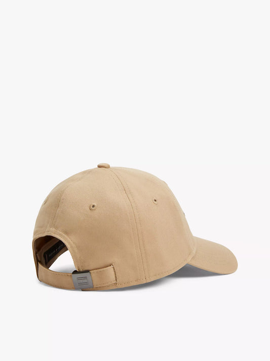 Gorra con logo bordado