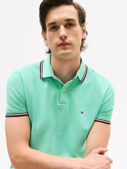 Chemise unicolor con cuello ribeteado