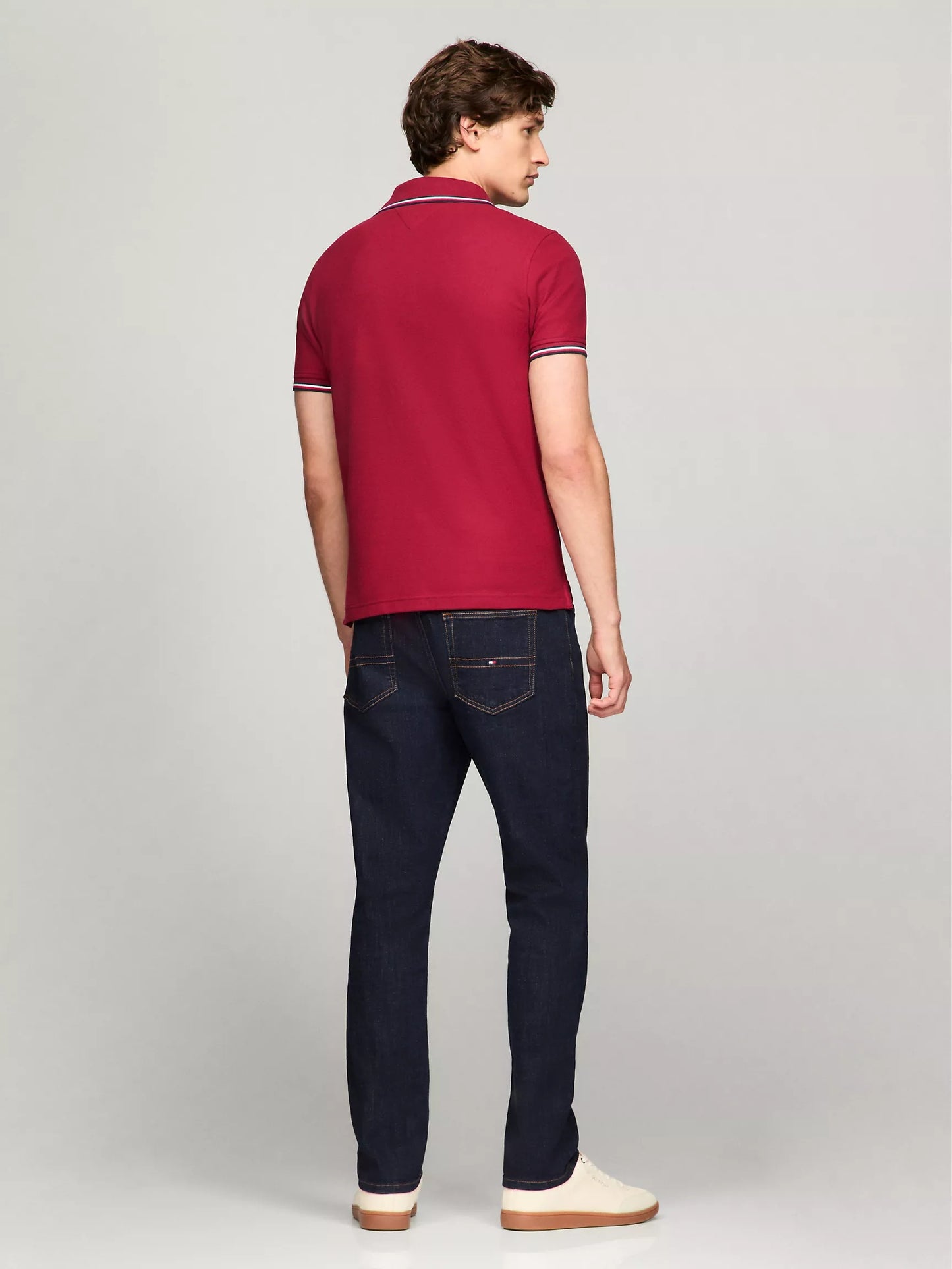Chemise unicolor con cuello ribeteado