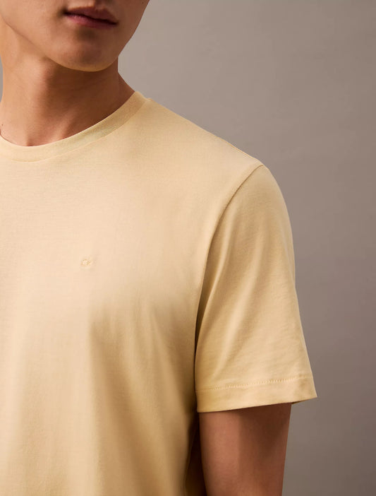 Franela cuello redondo unicolor con logo