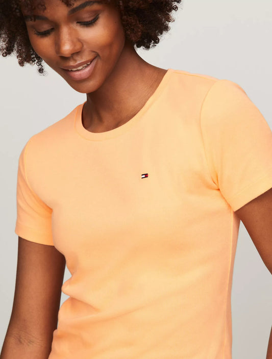 Franela cuello redondo unicolor con logo