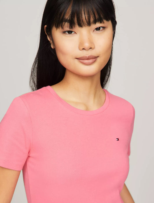 Franela cuello redondo unicolor con logo