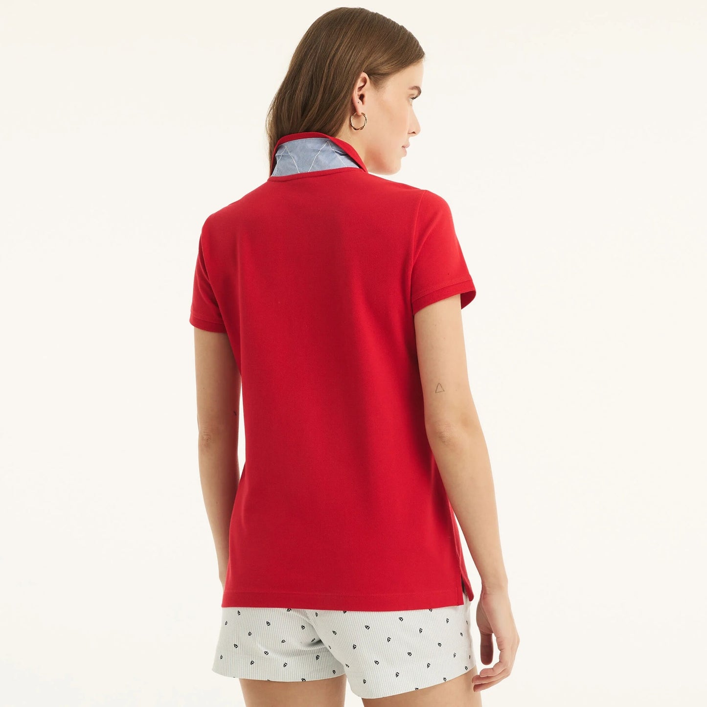 Chemise unicolor con logo y botones