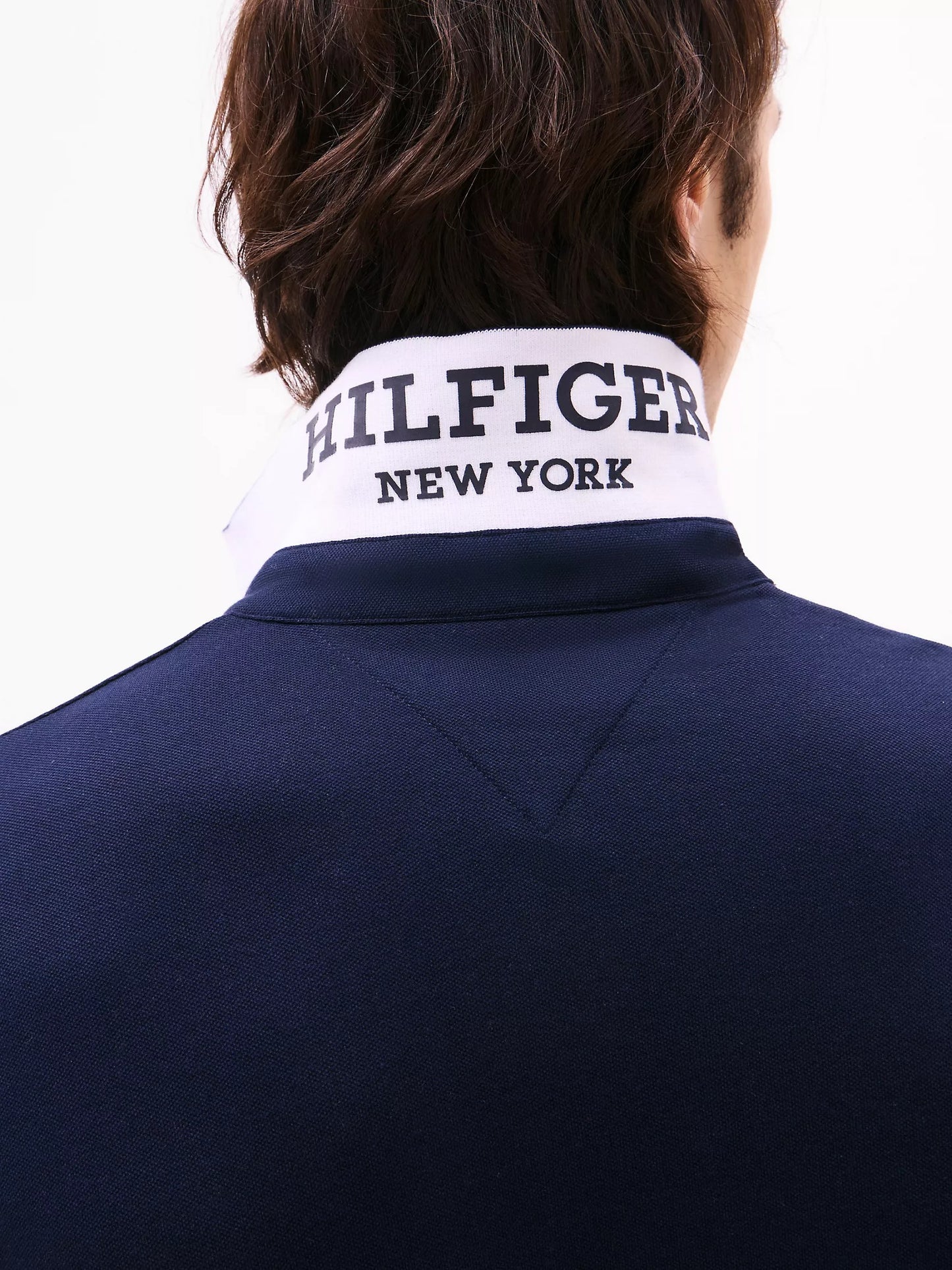 Chemise regular con logo en cuello