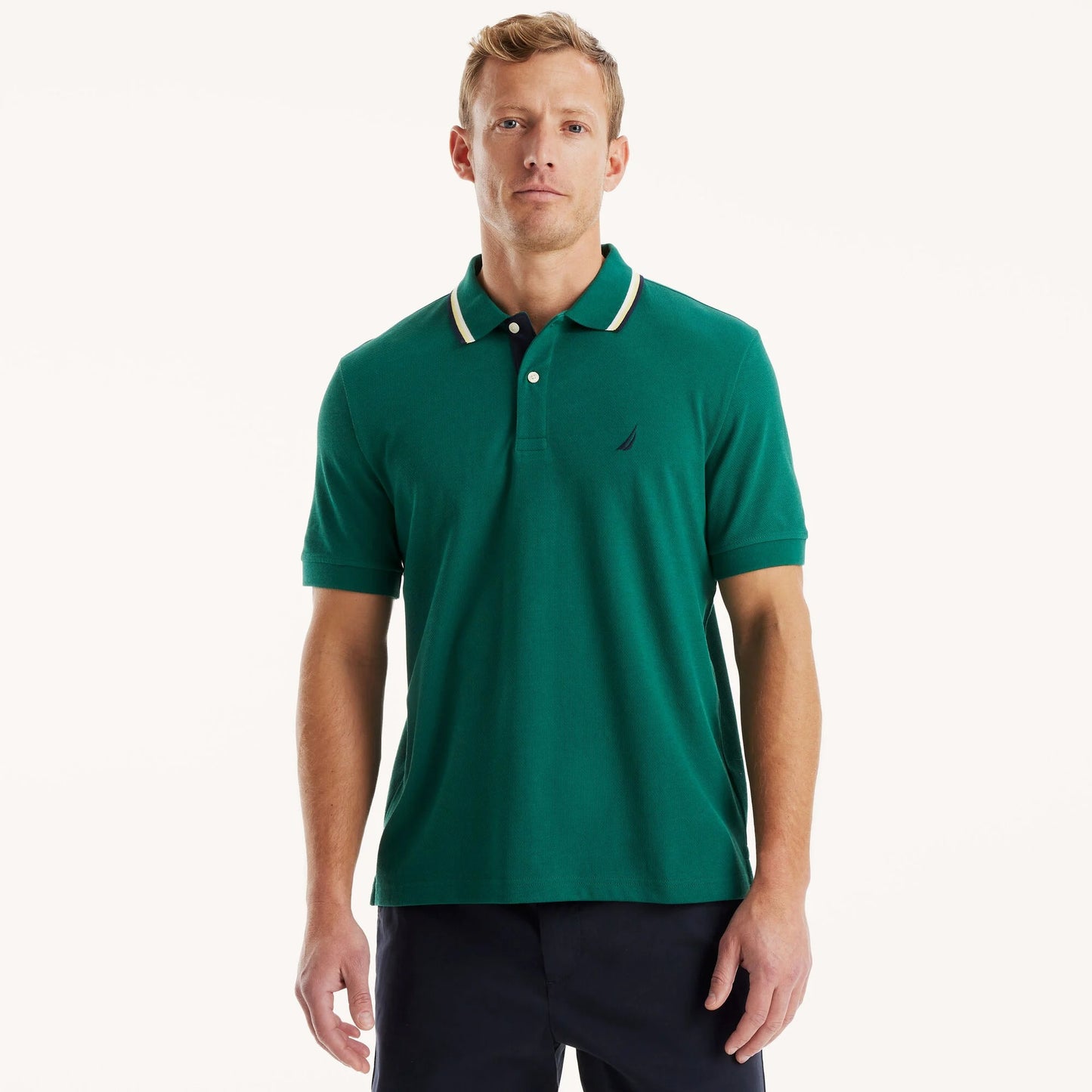 Chemise regular con cuello ribeteado