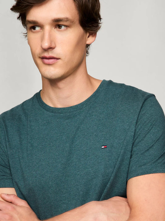 Franela cuello redondo unicolor con logo