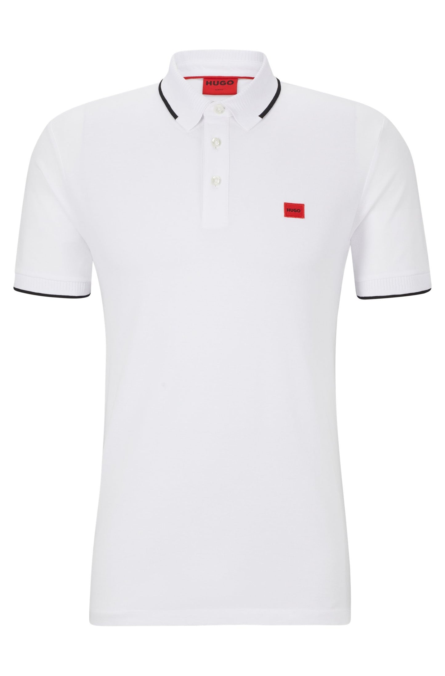 Chemise ajustada con cuello ribeteado y logo bordado