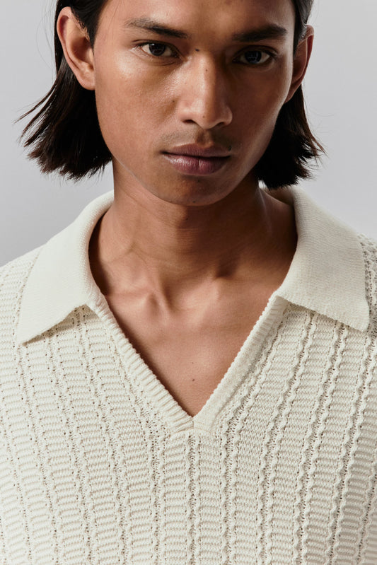 Chemise regular cuello en V texturizada