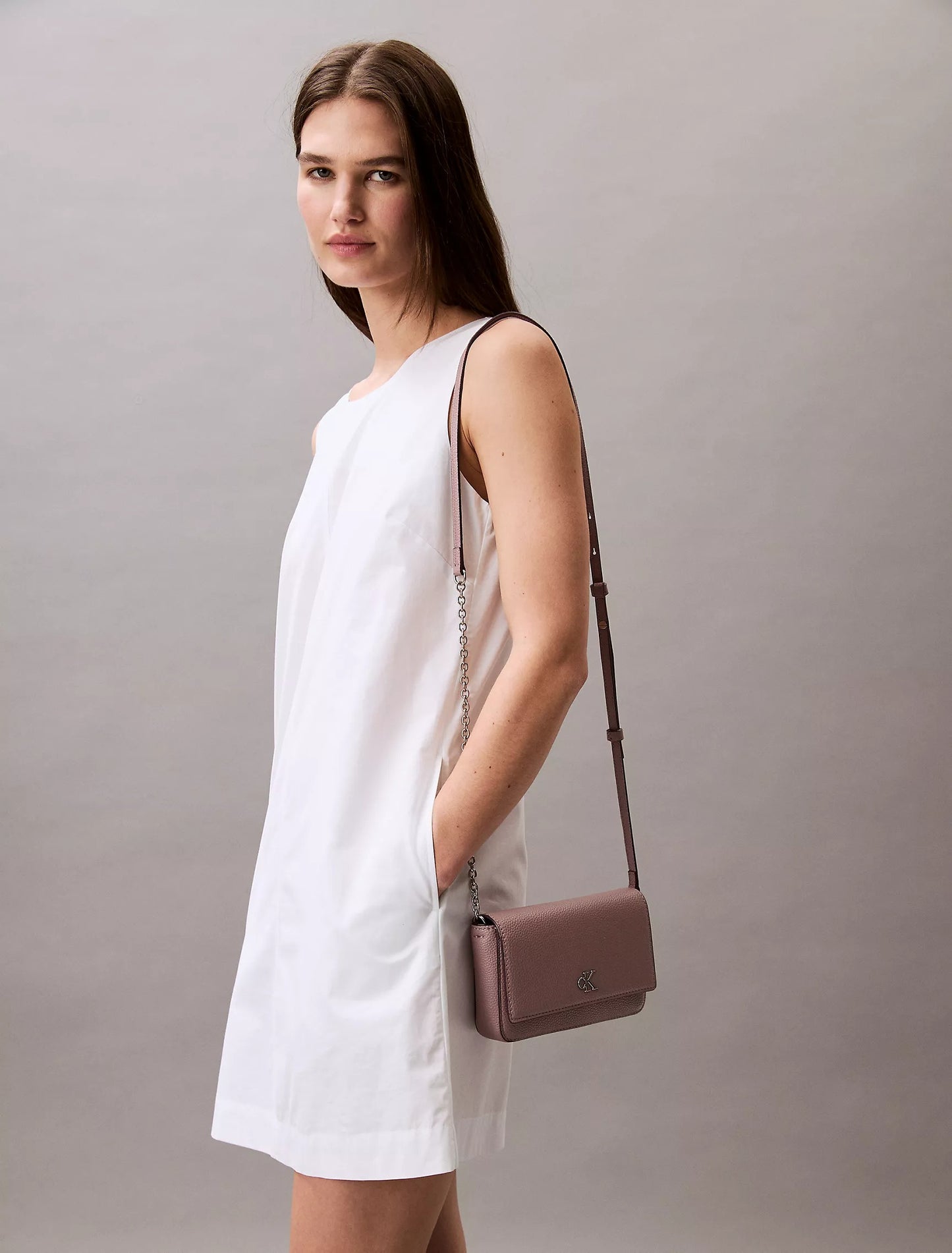 Cartera pequeña con logo