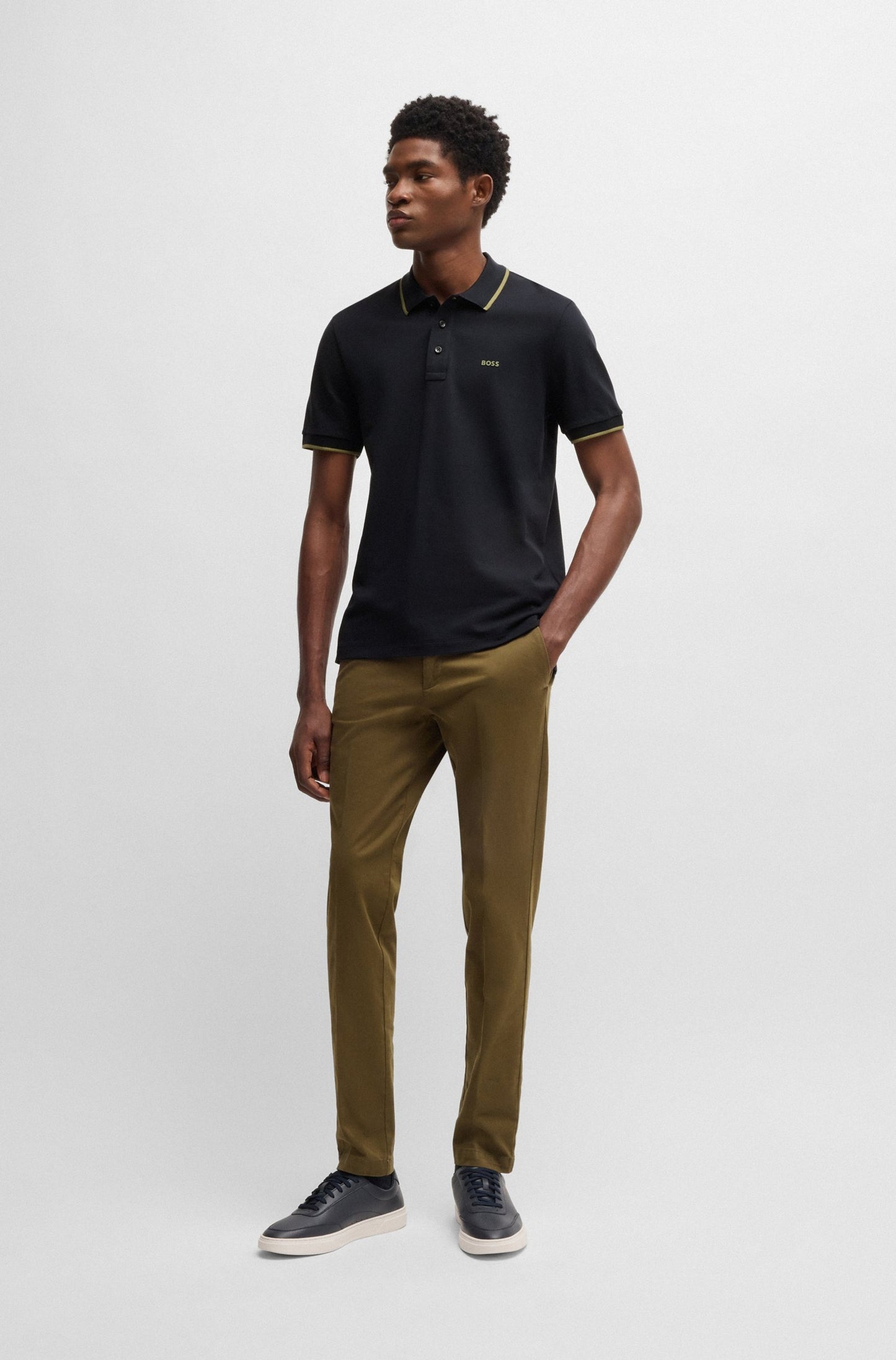 Chemise unicolor con logo estampado