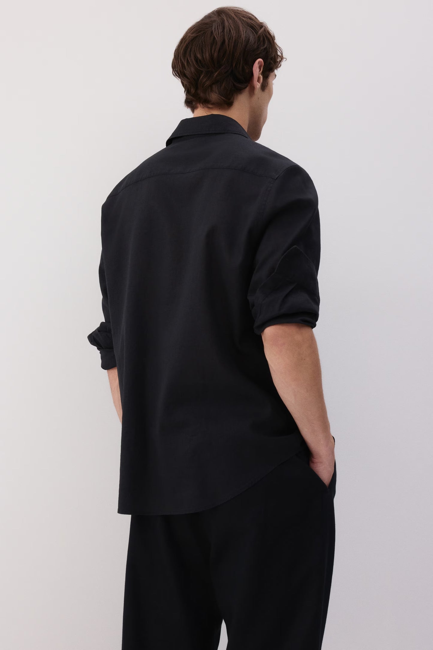 Camisa manga larga unicolor de lino