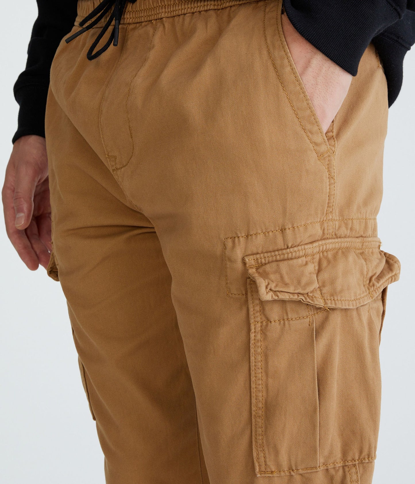 Pantalón cargo tipo jogger