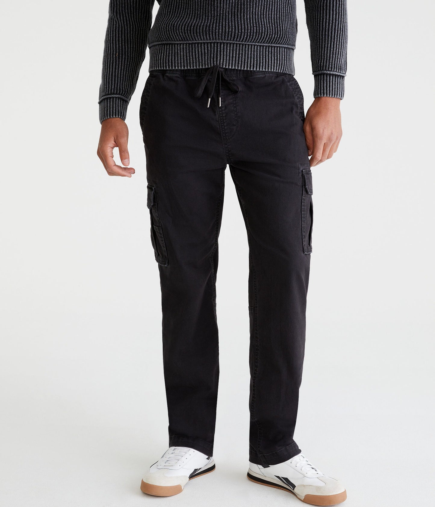 Pantalón cargo recto negro
