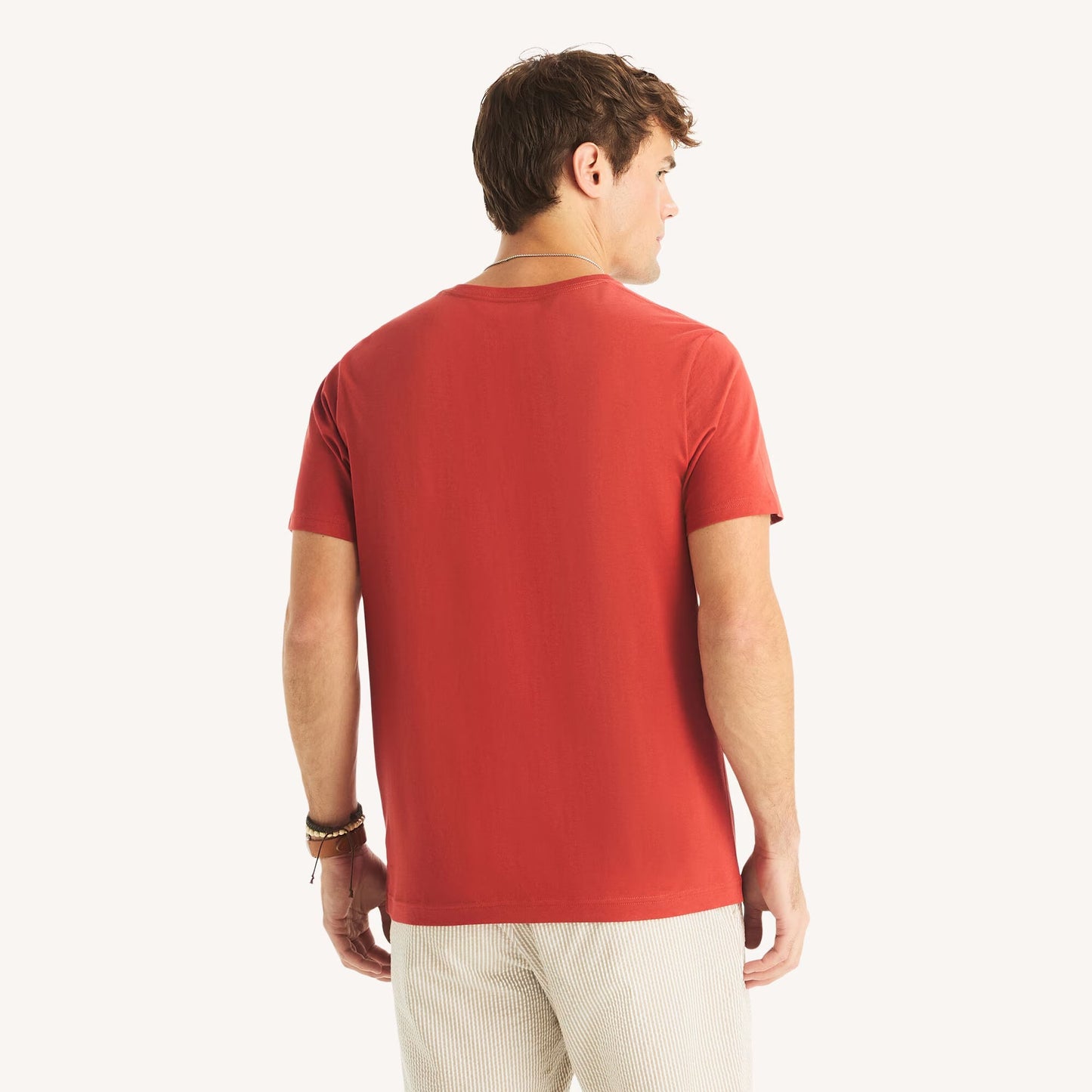 Franela cuello redondo unicolor con logo