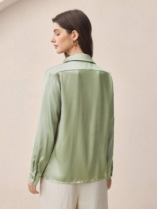 Blusa de saten con botones