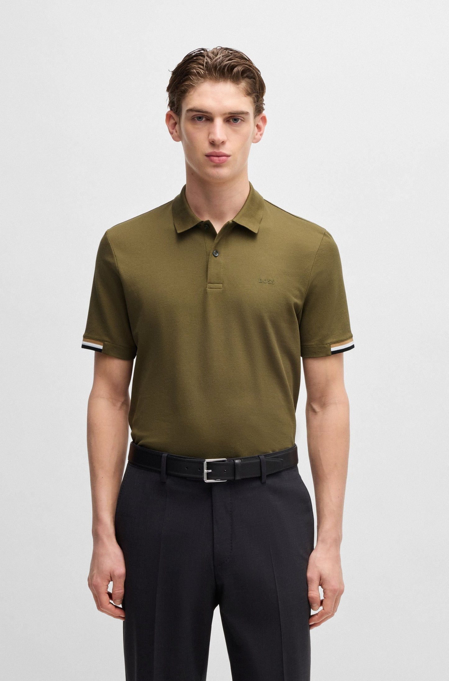 Chemise regular con logo estampado y mangas ribeteadas