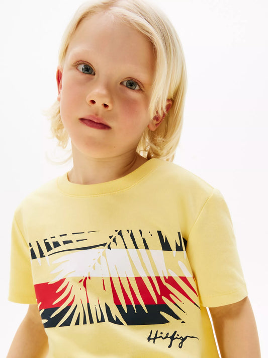 Franela con estamapdo de palmas central para niño