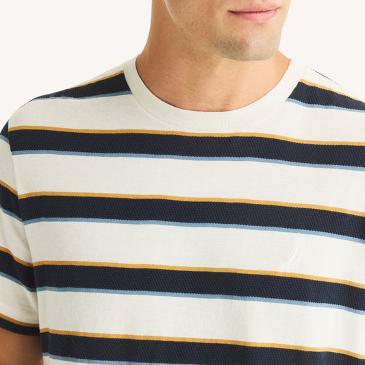 Franela cuello redondo con franjas y bordado