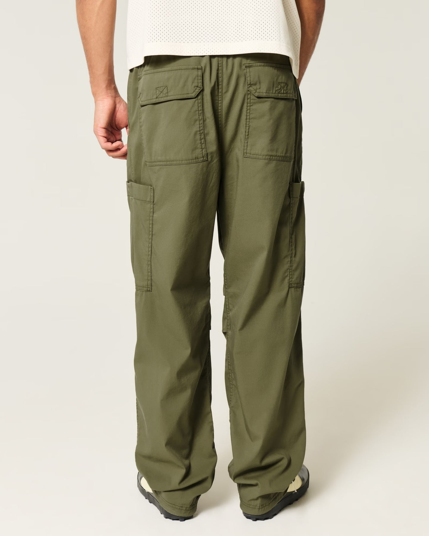 Pantalón ancho tipo cargo