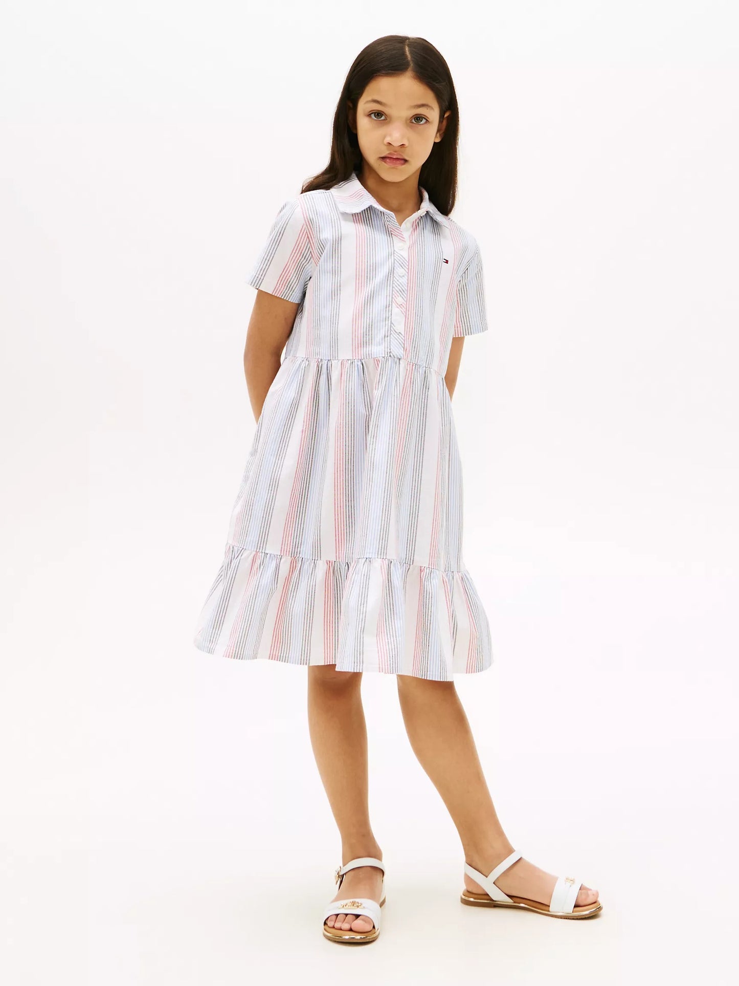 Vestido con cuello de rayas para niña