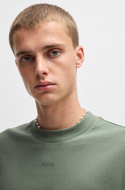 Franela holgada cuello redondo con estampado central