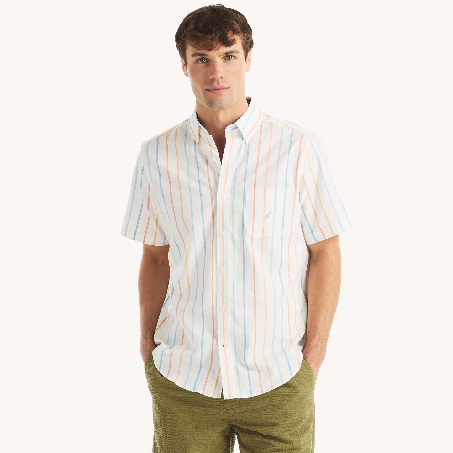 Camisa manga corta oxford con patrón de rayas verticales