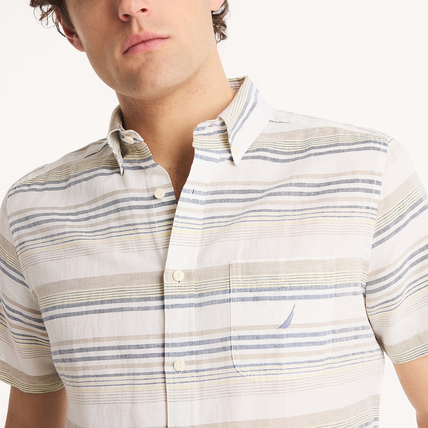 Camisa manga corta de lino con patrón de rayas