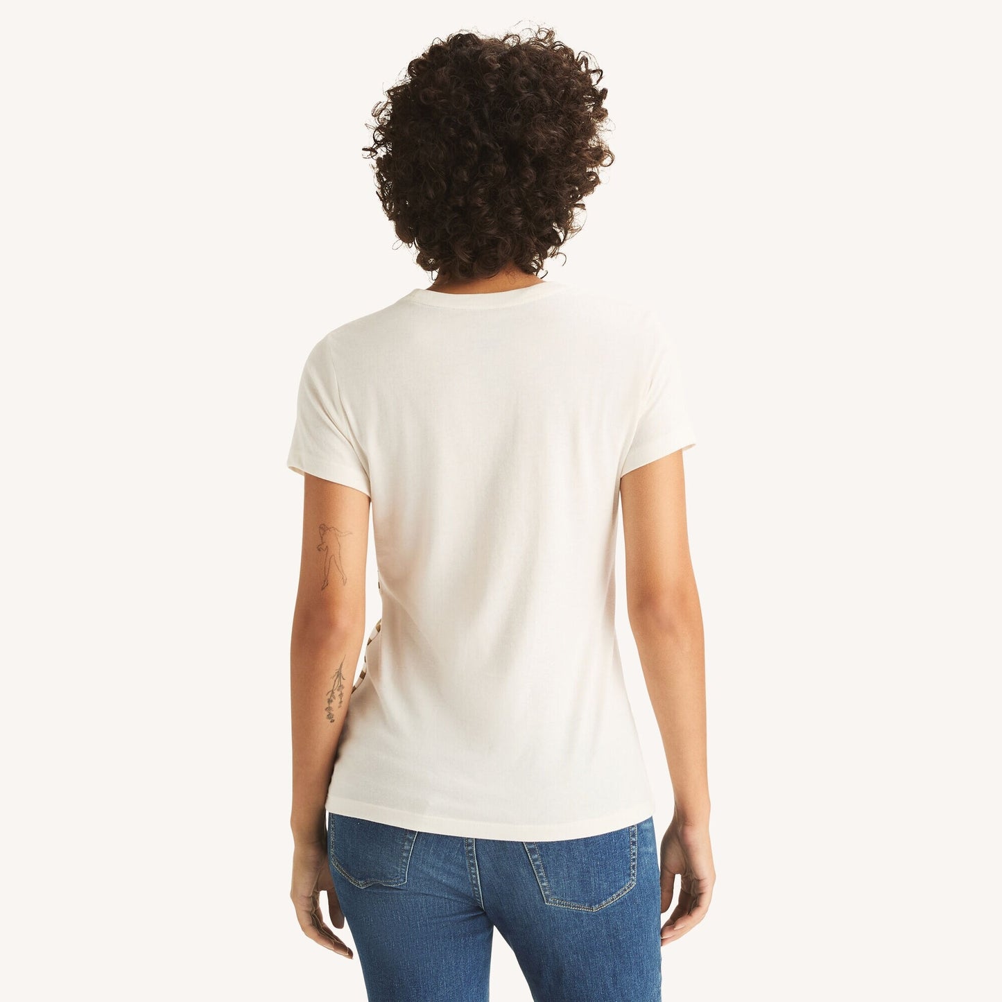 Franela cuello redondo con lentejuelas y rayas