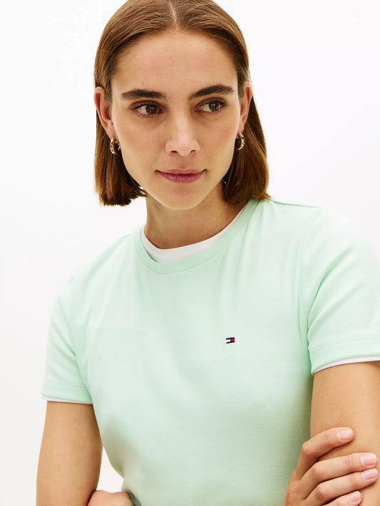 Franela cuello redondo unicolor con logo