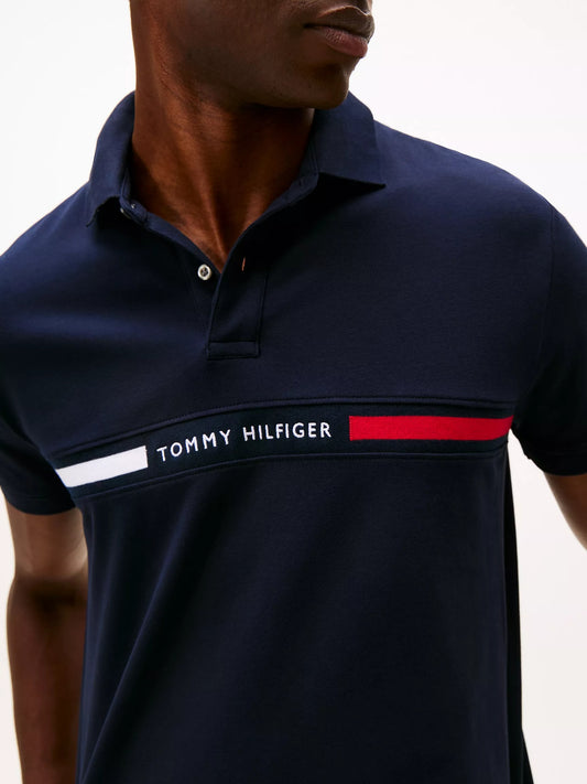 Chemise regular con logo bandera bordada central