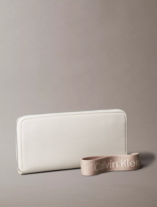 Monedero con cinta y logo