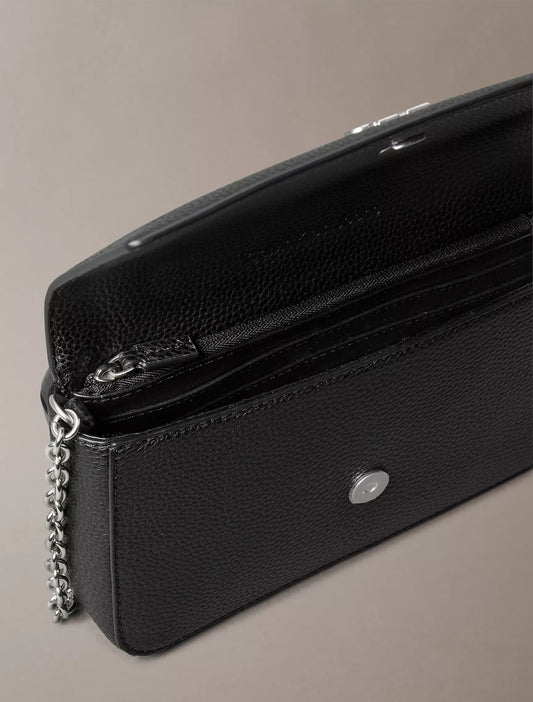 Cartera pequeña con logo