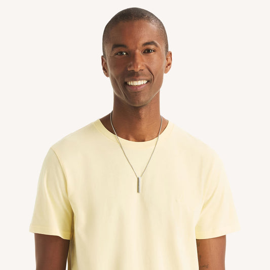 Franela cuello redondo unicolor con logo