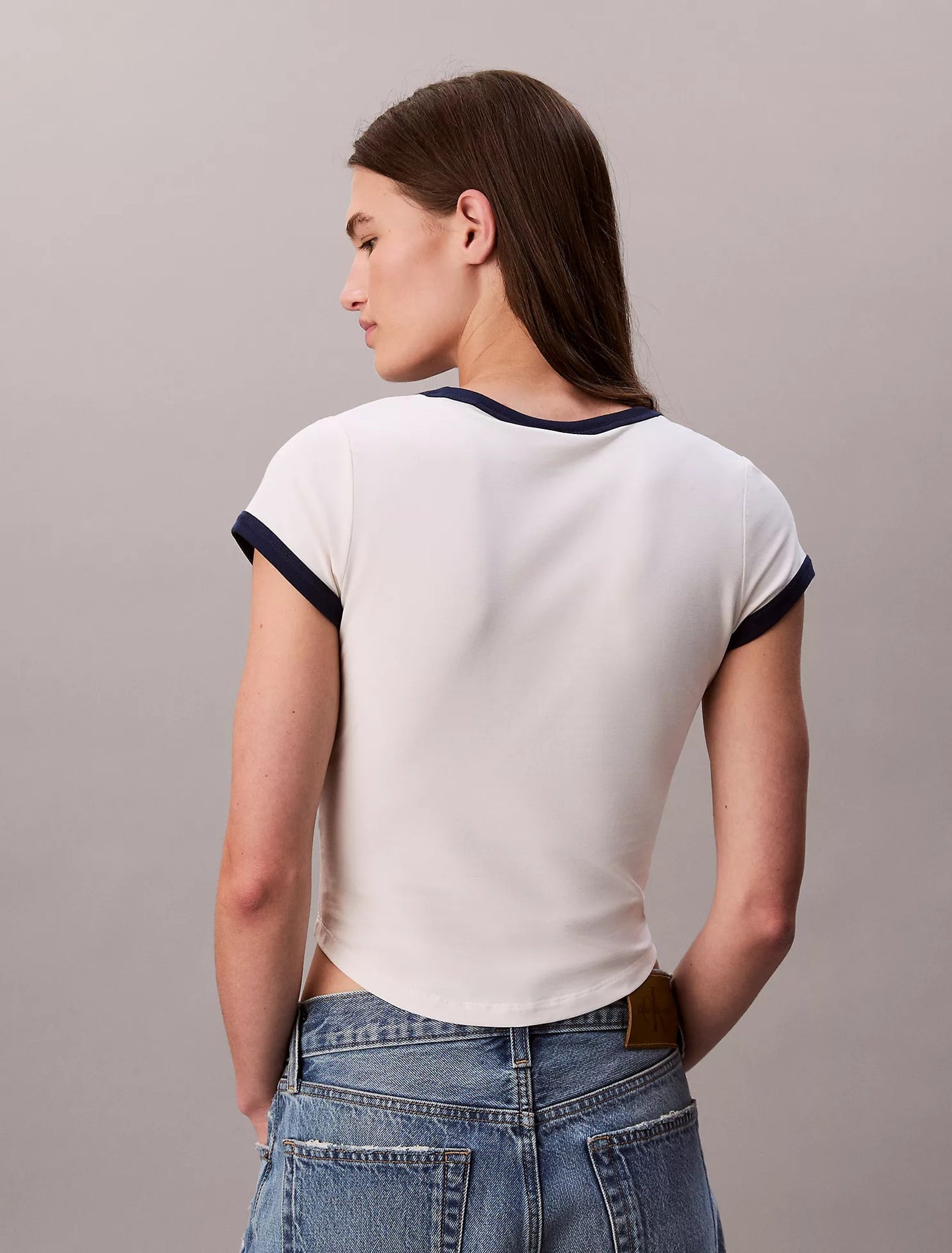 Franela ajustada con estampado central