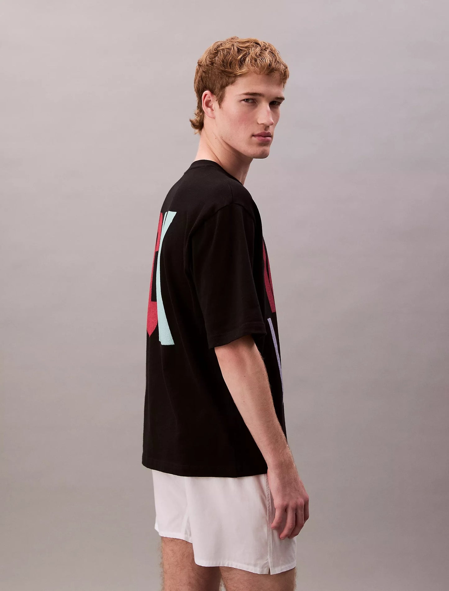 Franela holgada orgullo Viva Love de Marc Hundley