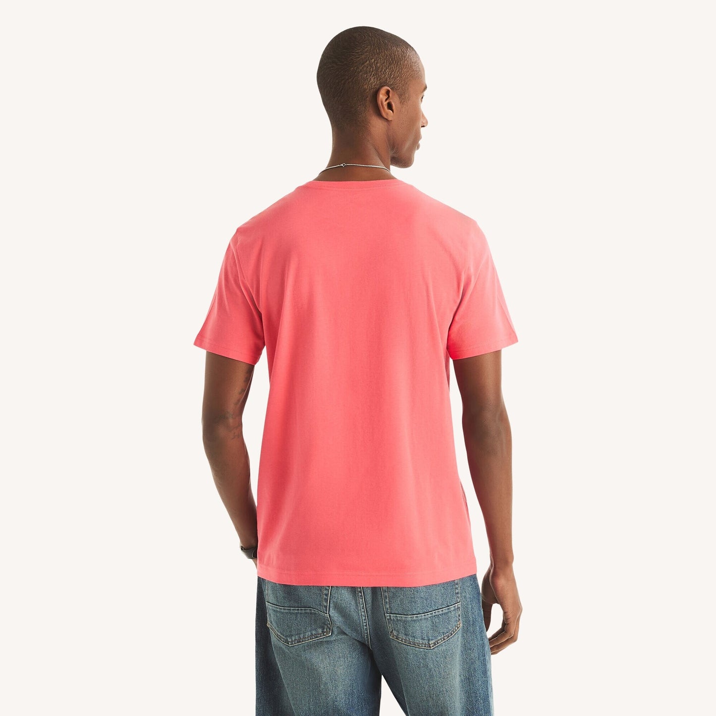 Franela cuello redondo unicolor con logo