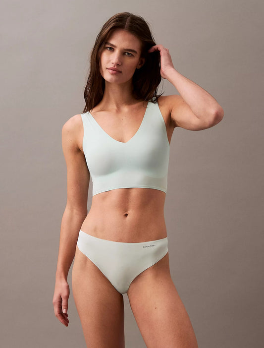 Panty estilo invisible tipo hilo con logo