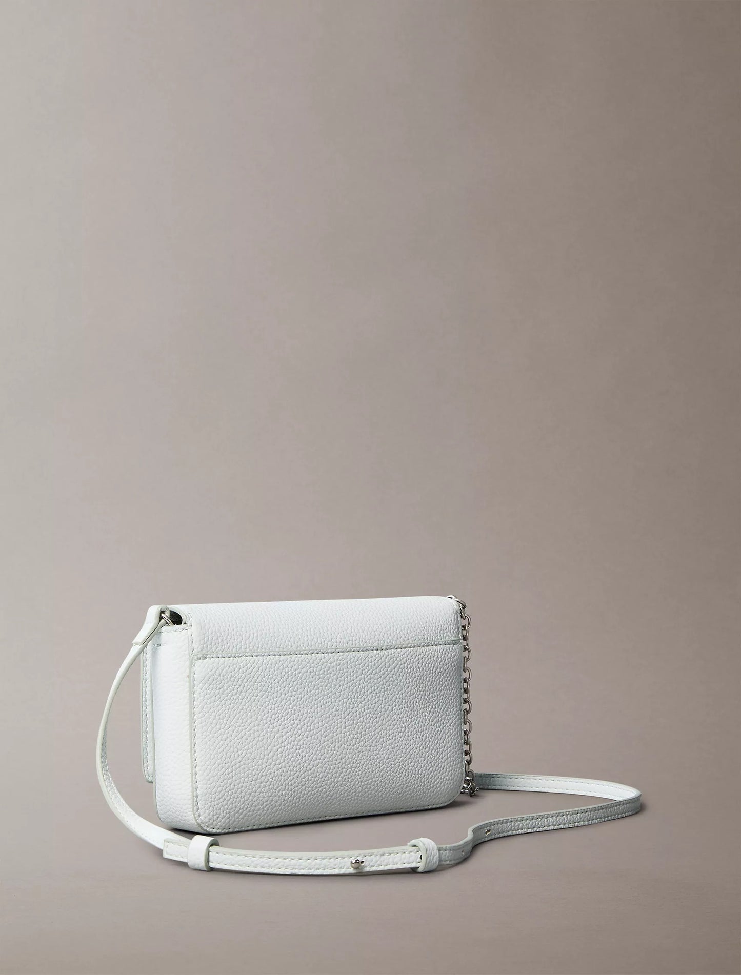 Cartera pequeña con logo