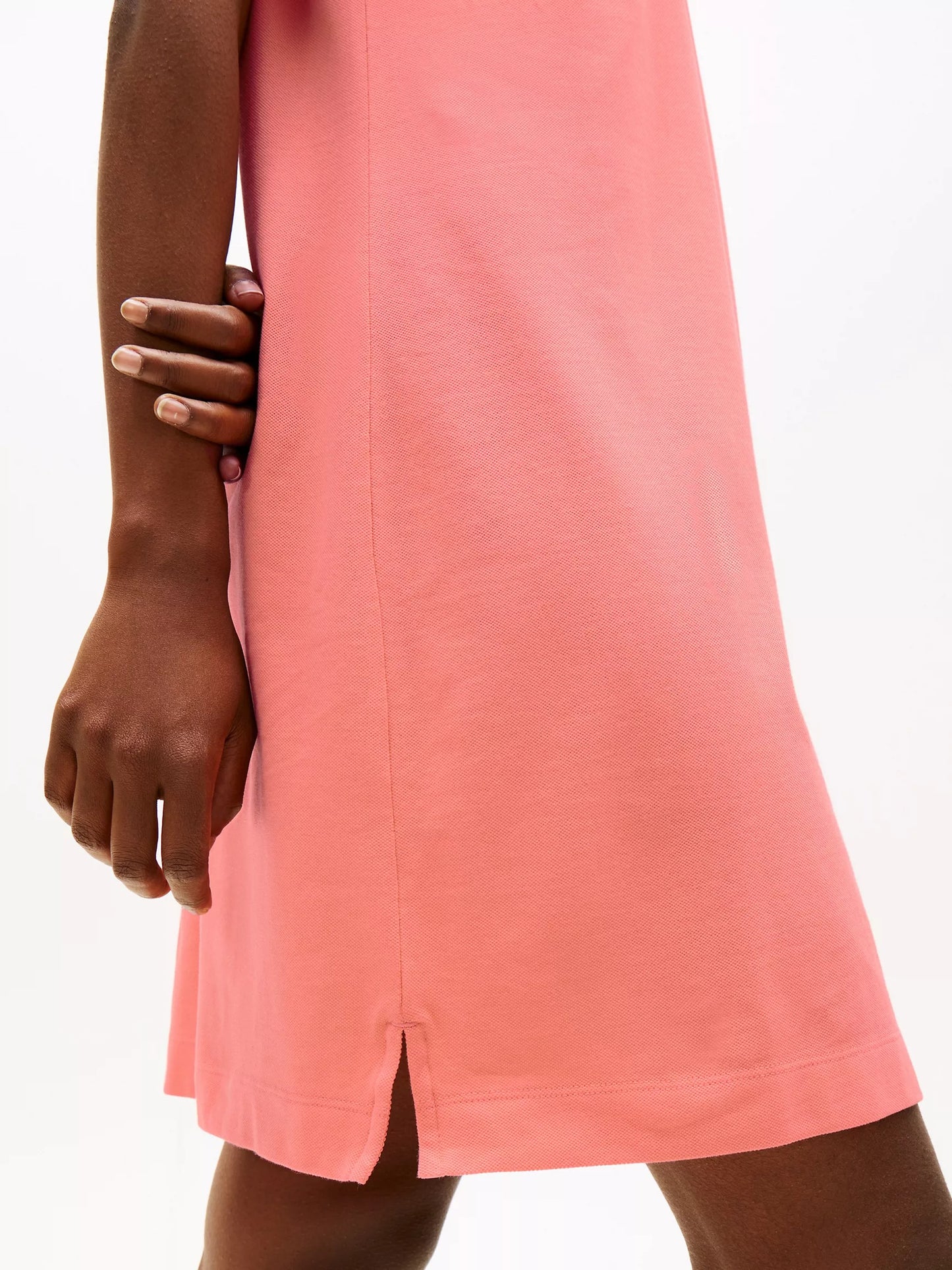 Vestido tela pique unicolor con logo